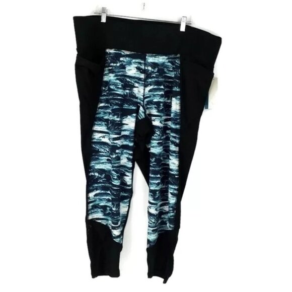 Livi Active Black Multi 7/8 Length Stretch Capri Legging Womens Plus 26/28 NWT - Picture 2 of 13